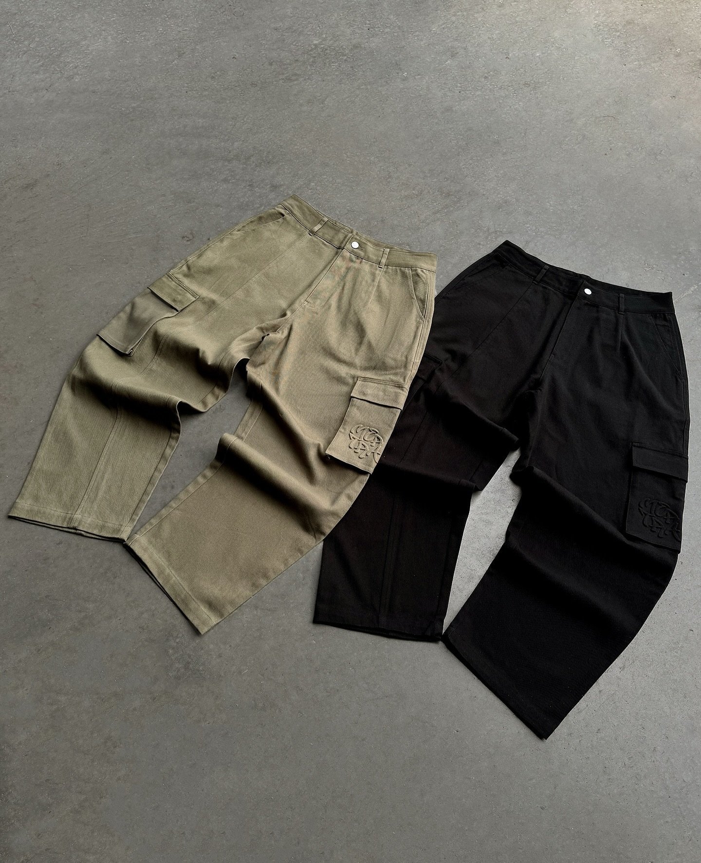 460805268_1084953766308389_5917585286011438298_n-1.jpg Mertra Hoodie Pants Brwon & Black - Image 1
